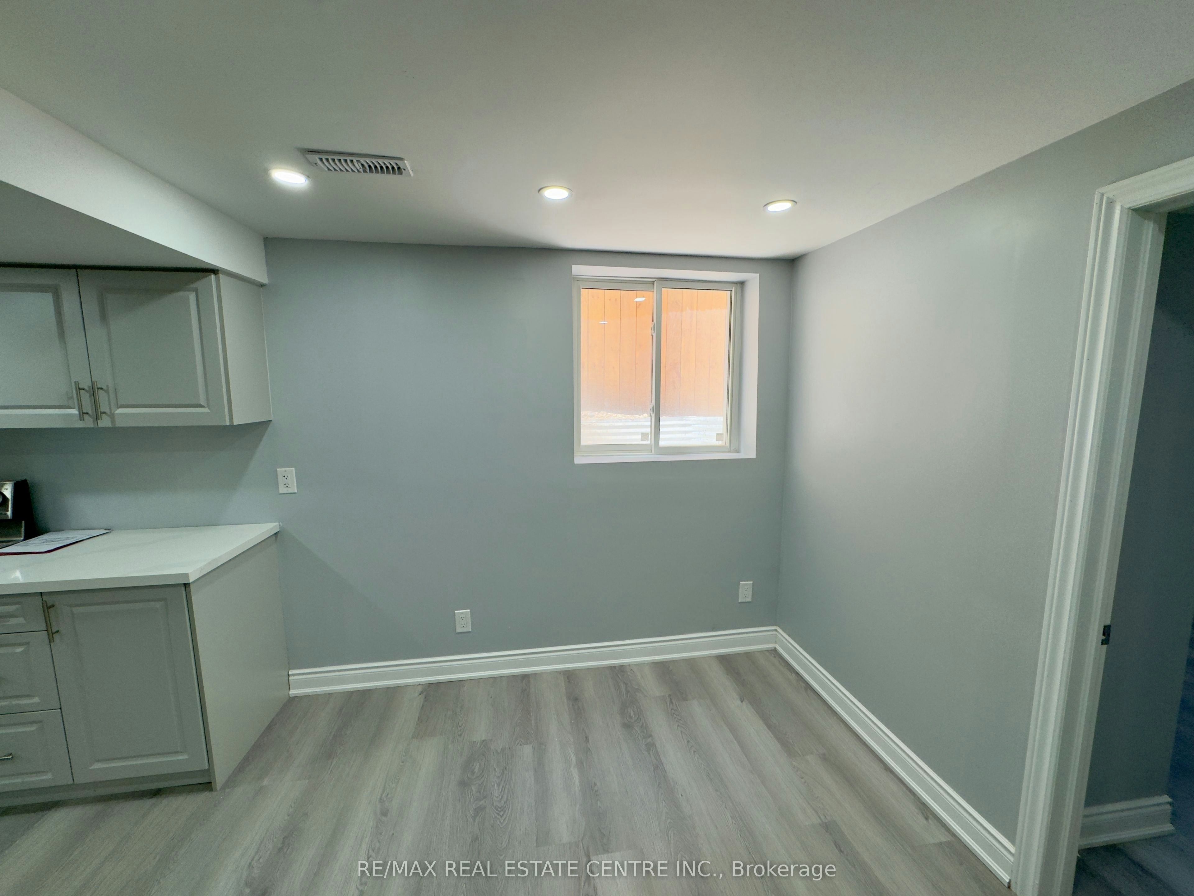Bsmt.-5983 Sidmouth Street, Mississauga, ON, L5V 2Z5 - 6