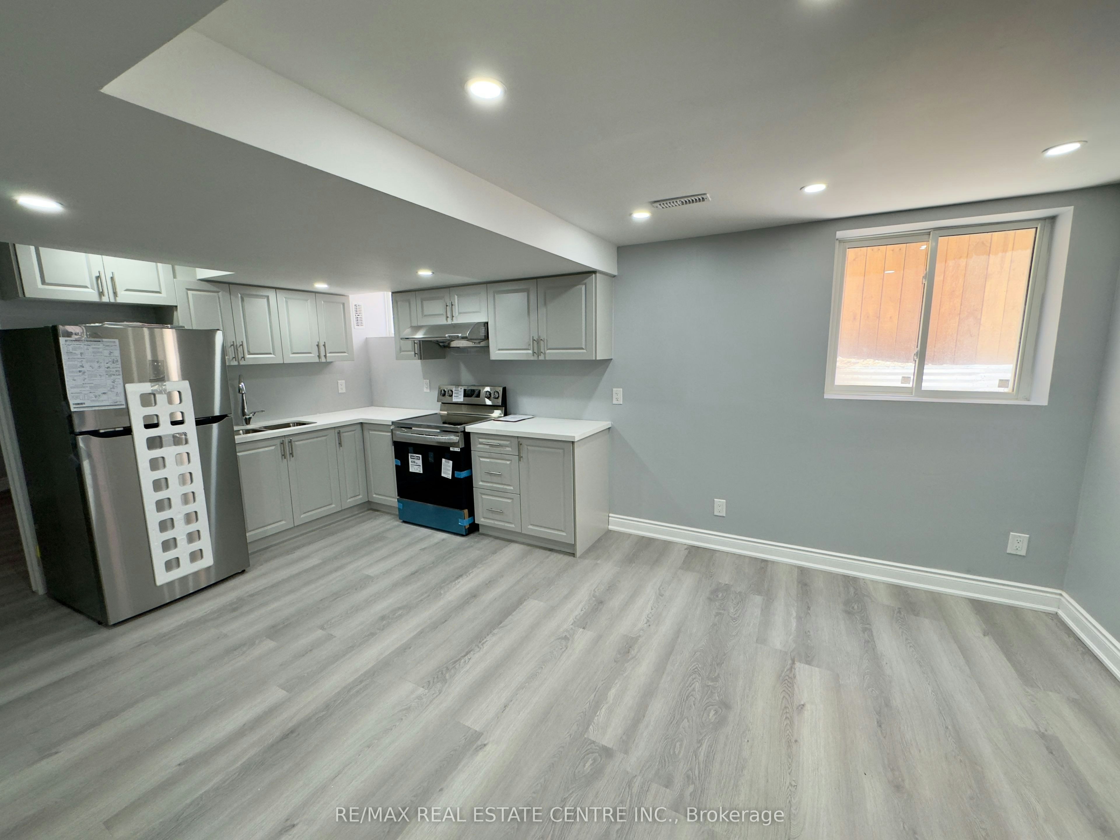 Bsmt.-5983 Sidmouth Street, Mississauga, ON, L5V 2Z5 - 4