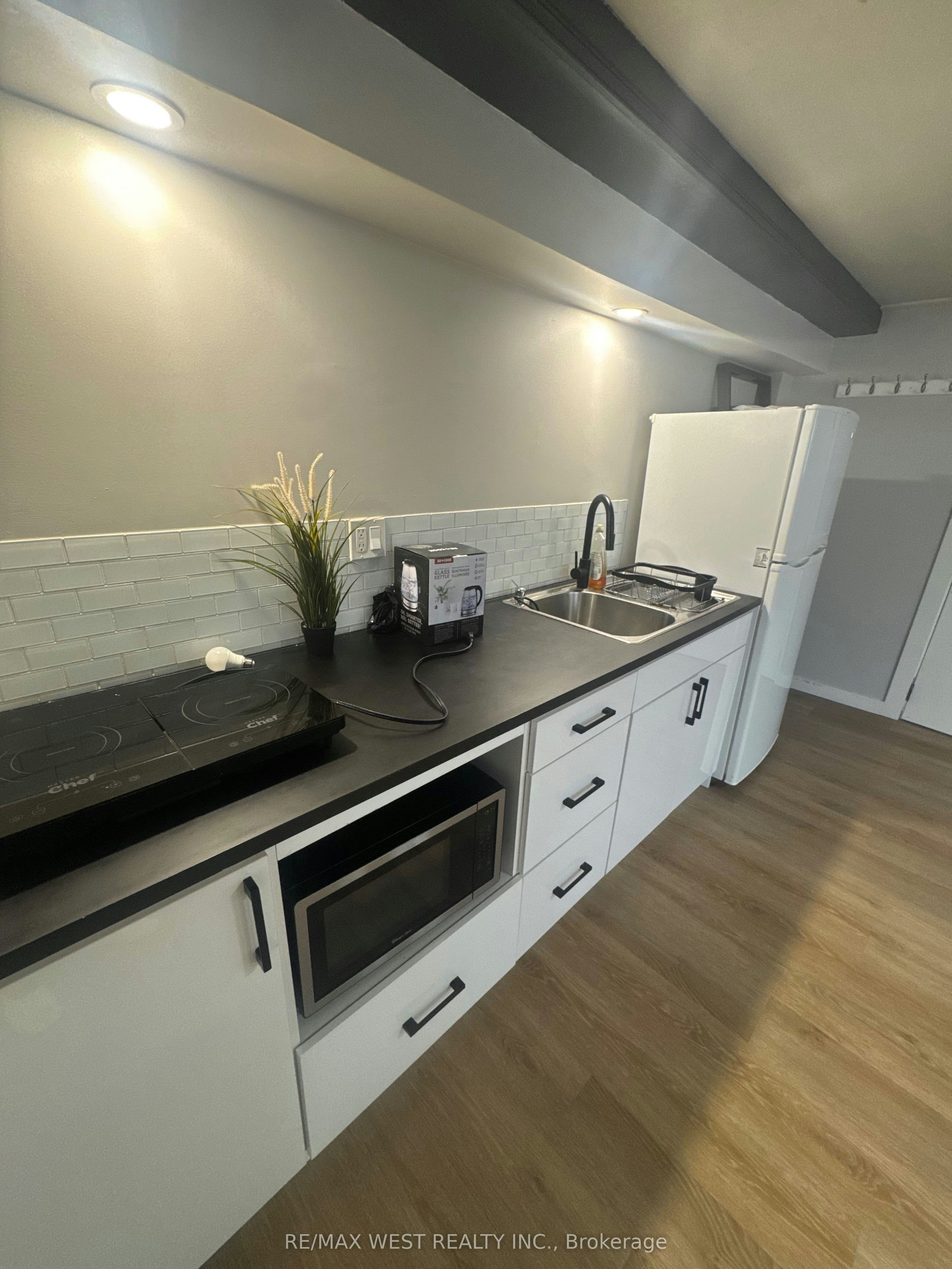 B1-35 Lilywood Road, Toronto, ON, M6B 1V6 - 9