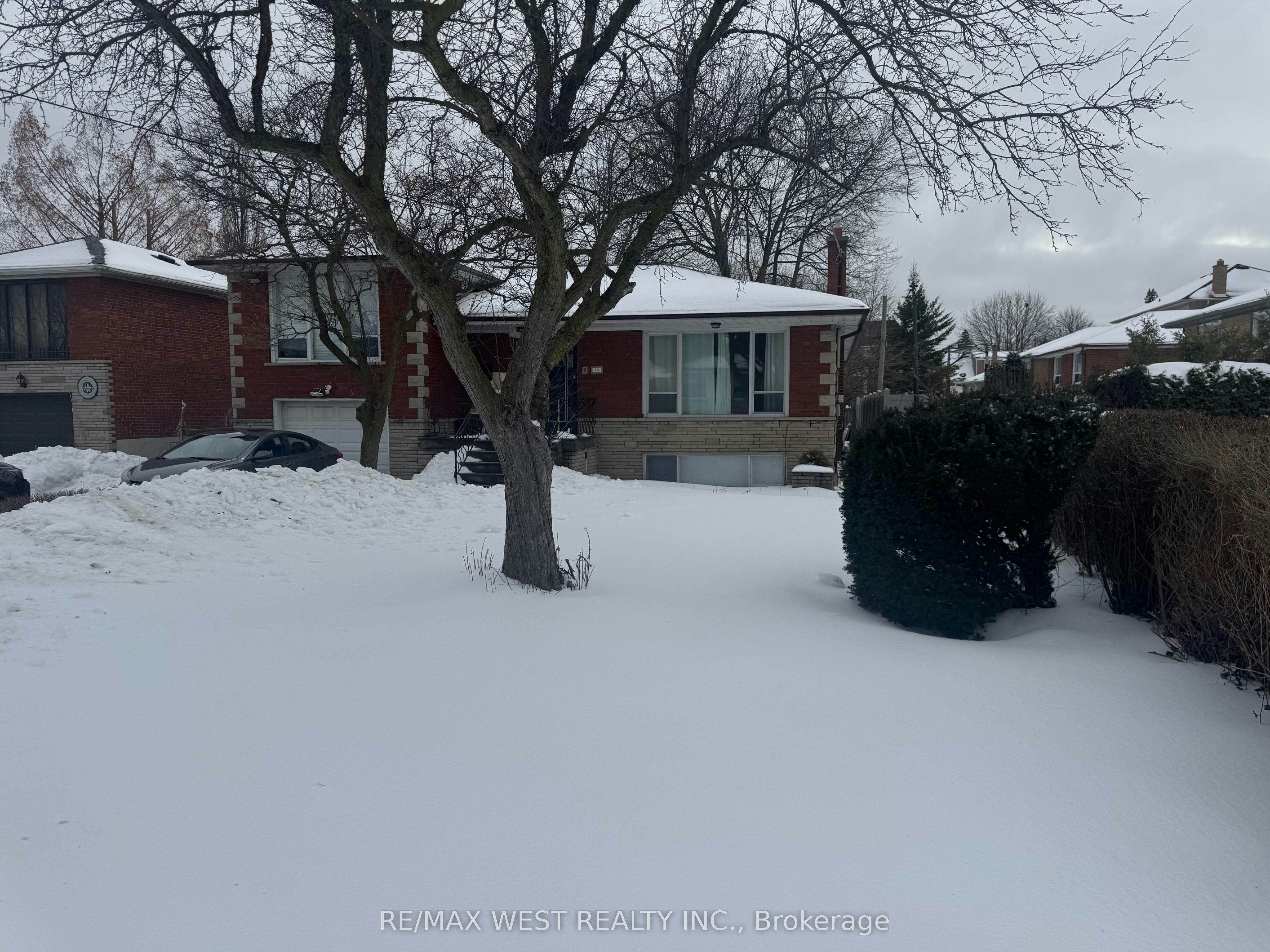 B1-35 Lilywood Road, Toronto, ON, M6B 1V6 - 2