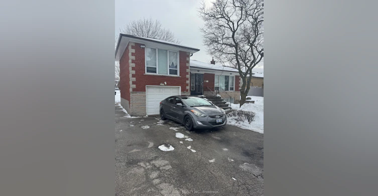 B2-35 Lilywood Road, Toronto, ON, M6B 1V6