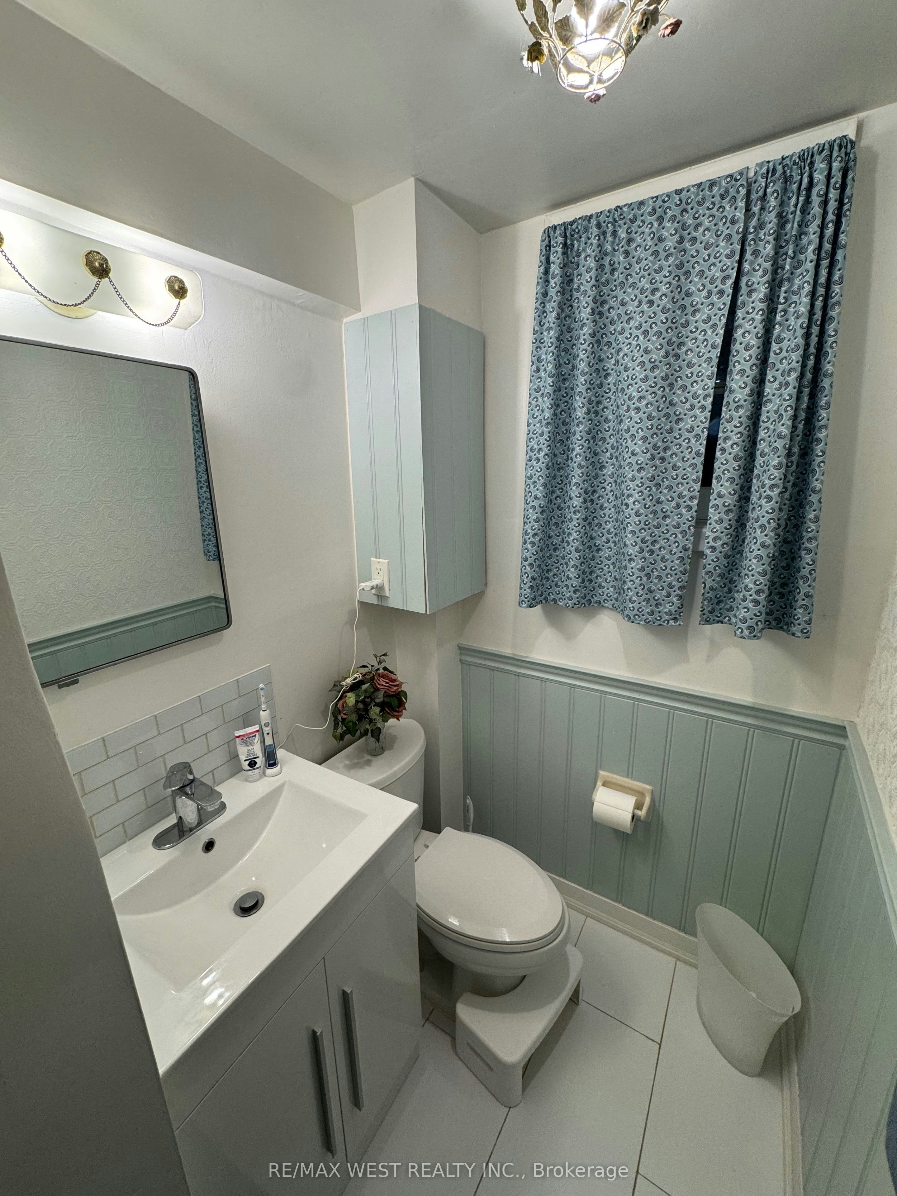 B2-35 Lilywood Road, Toronto, ON, M6B 1V6 - 8