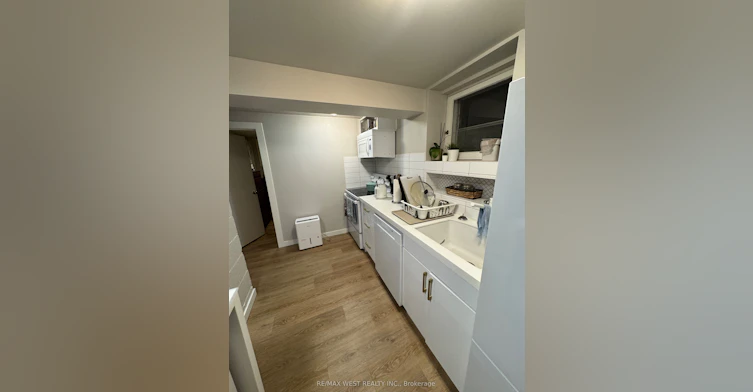B2-35 Lilywood Road, Toronto, ON, M6B 1V6 - 13