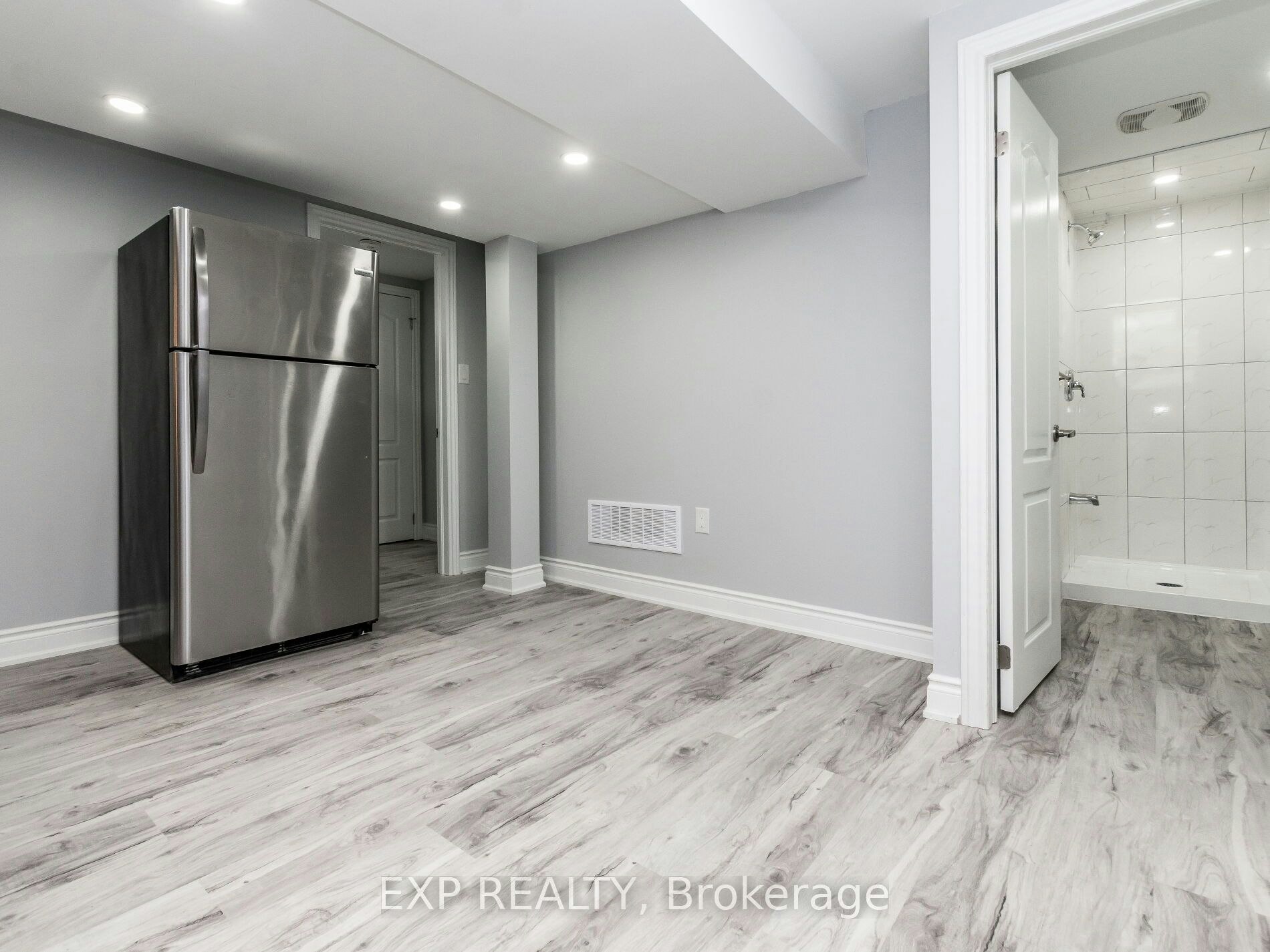 Basement Apartment-91 Corby Crescent, Brampton, ON, L6Y 1H3 - 5