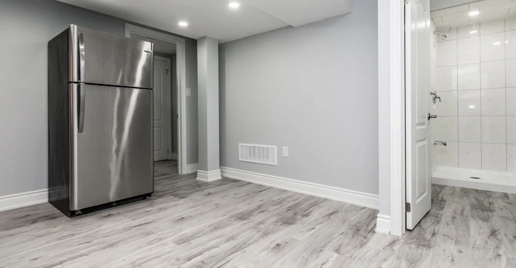 Basement Apartment-91 Corby Crescent, Brampton, ON, L6Y 1H3 - 5