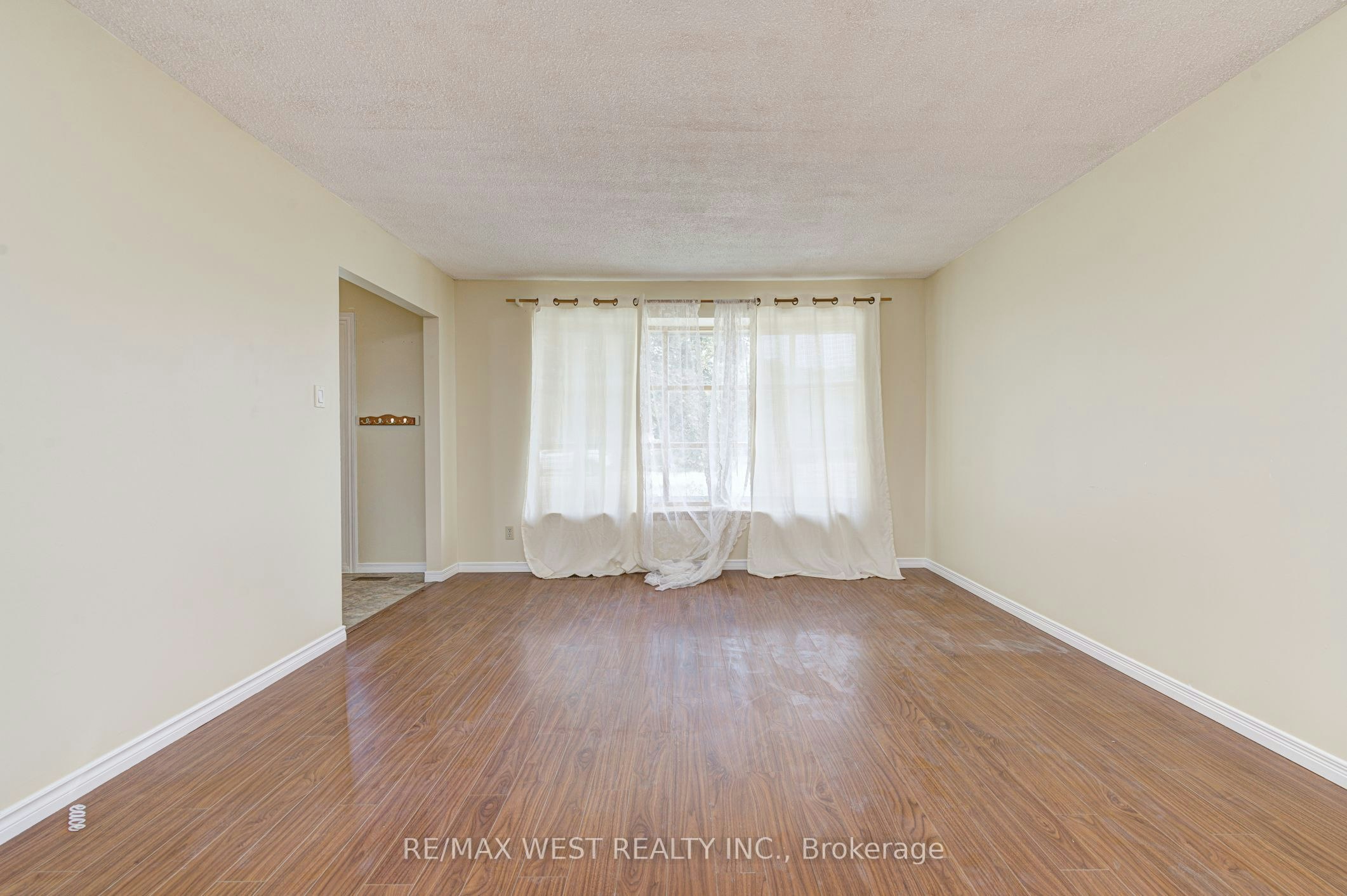 Upper Lvl-18 Glenforest Road, Brampton, ON, L6S 1K6 - 8