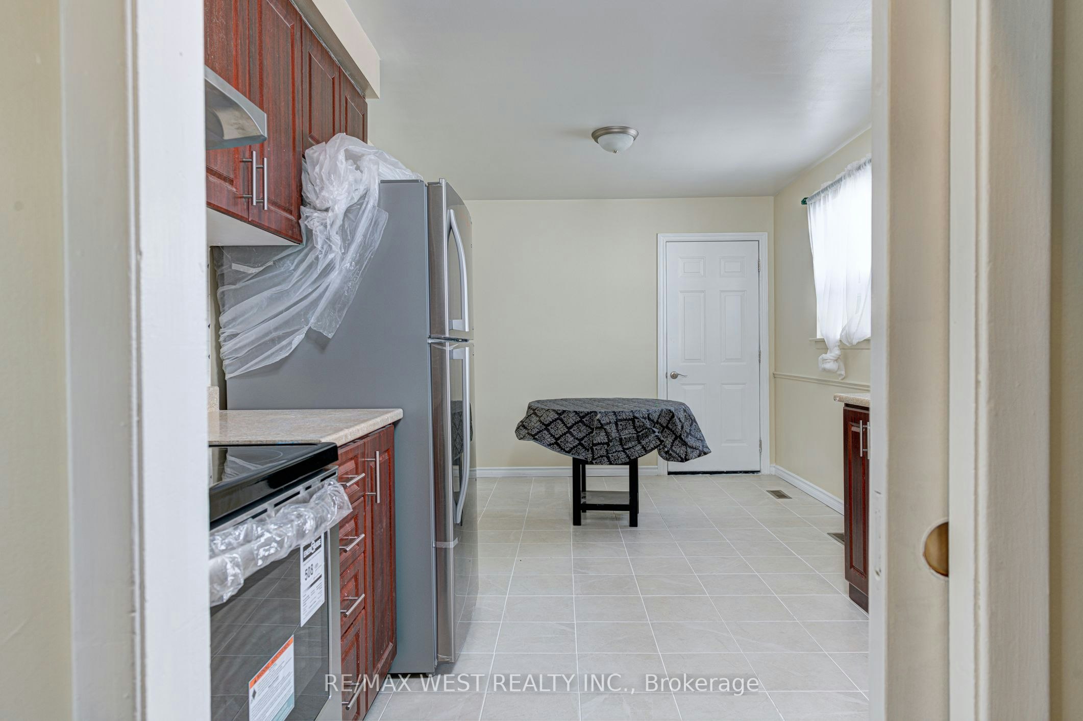 Upper Lvl-18 Glenforest Road, Brampton, ON, L6S 1K6 - 4