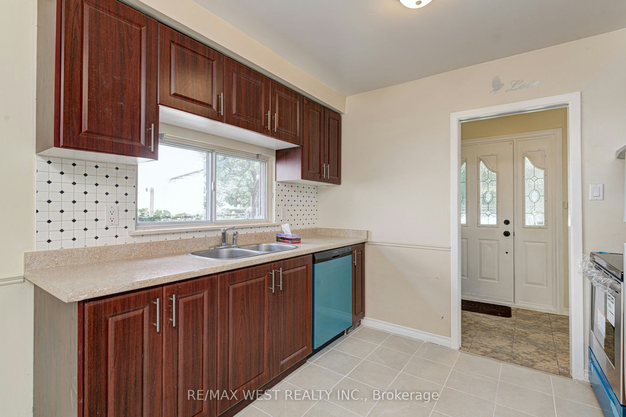 Upper Lvl-18 Glenforest Road, Brampton, ON, L6S 1K6 - 2