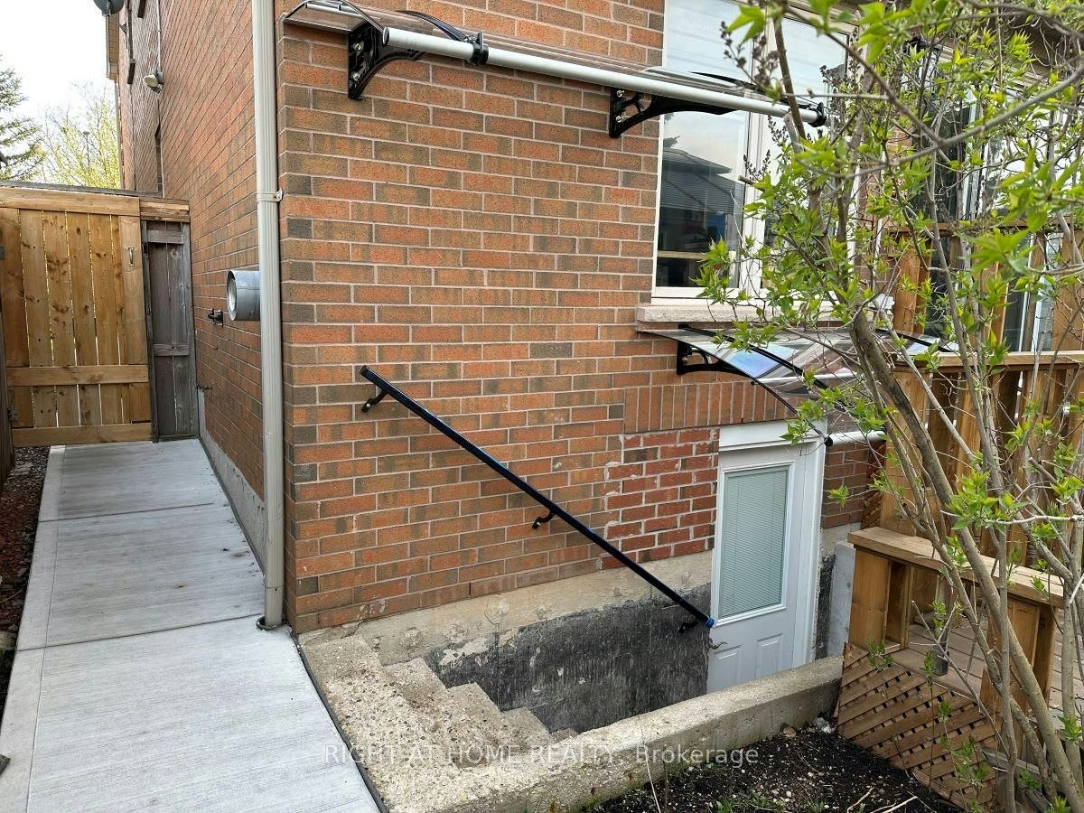 Bsmt-5967 Leeside Crescent, Mississauga, ON, L5M 5L9 - 6