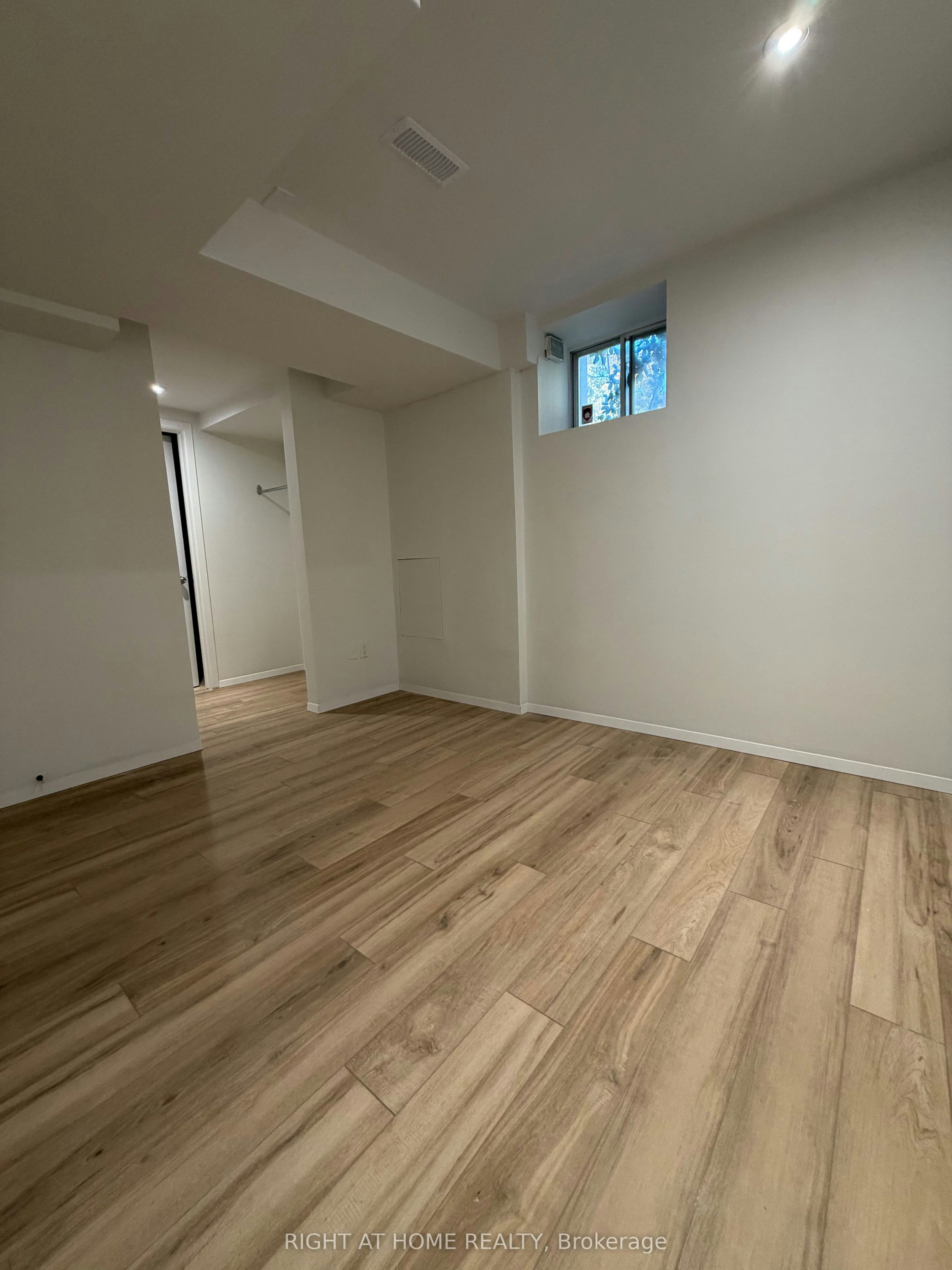 157 Medland Street S, Toronto, ON, M6P 2N4 - 4
