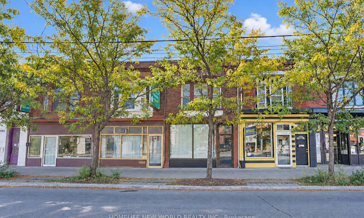2001 Dundas Street W