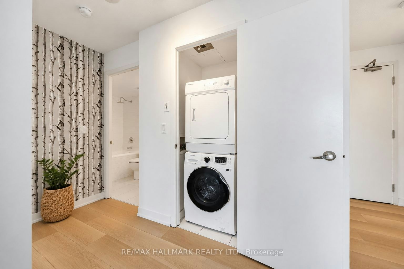 901-155 Legion Road N, Toronto, ON, M8Y 0A7 - 10
