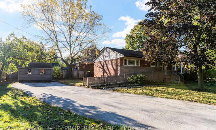 2302 Redfern Road