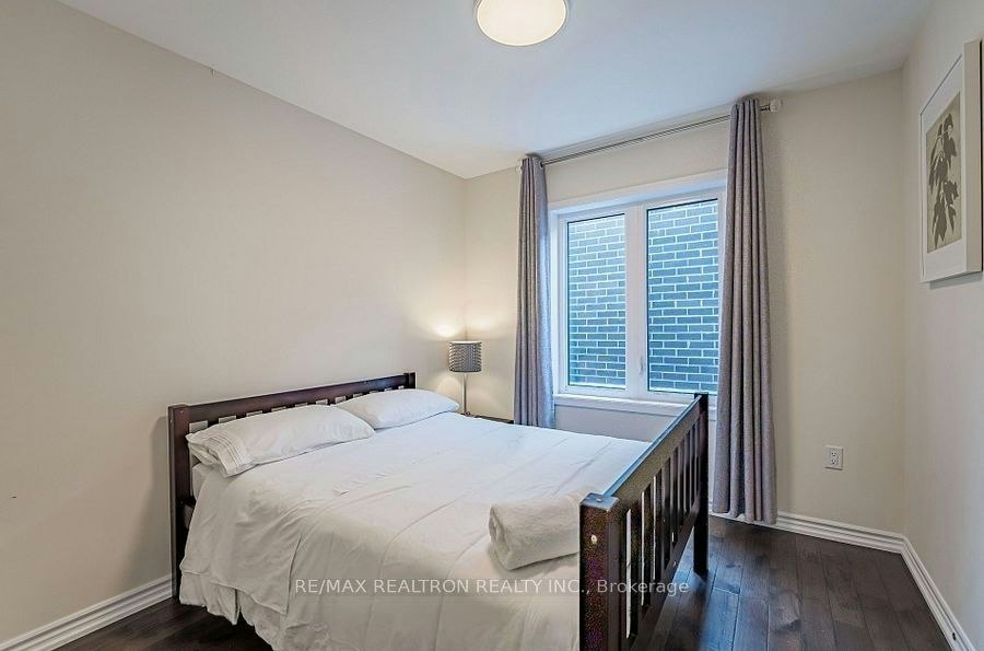 30 Vaudeville Drive, Toronto, ON, M8W 0B4 - 17