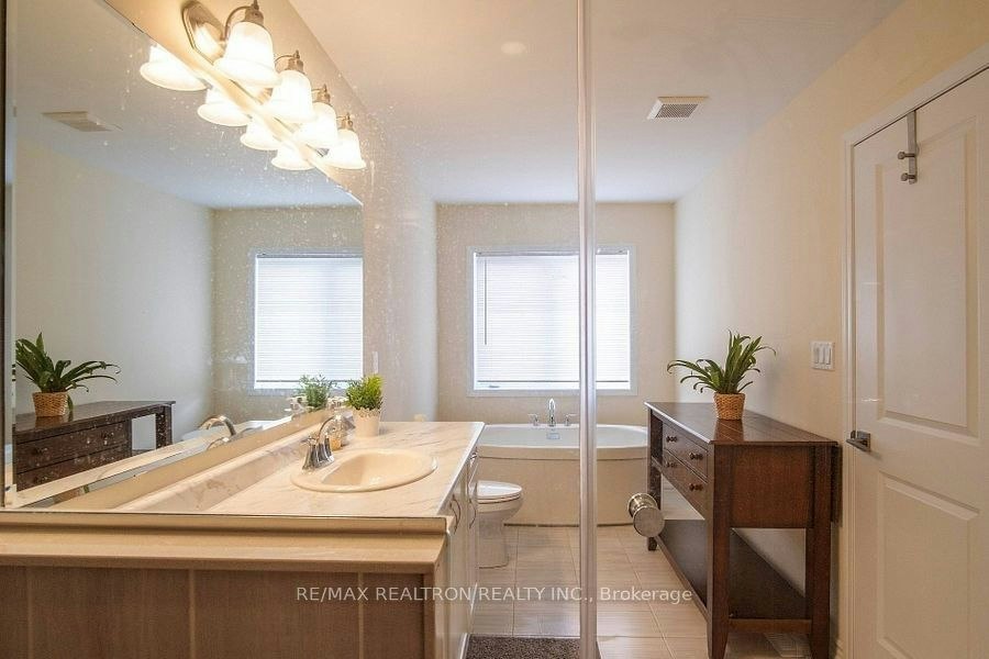 30 Vaudeville Drive, Toronto, ON, M8W 0B4 - 15