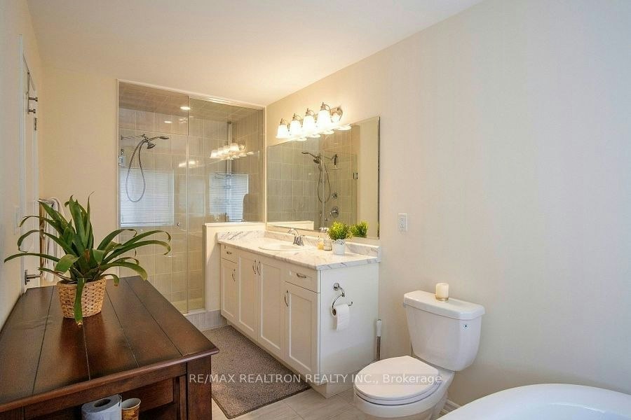 30 Vaudeville Drive, Toronto, ON, M8W 0B4 - 14