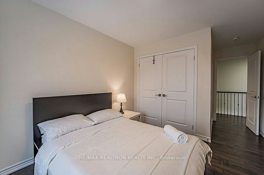 30 Vaudeville Drive, Toronto, ON, M8W 0B4 - 20