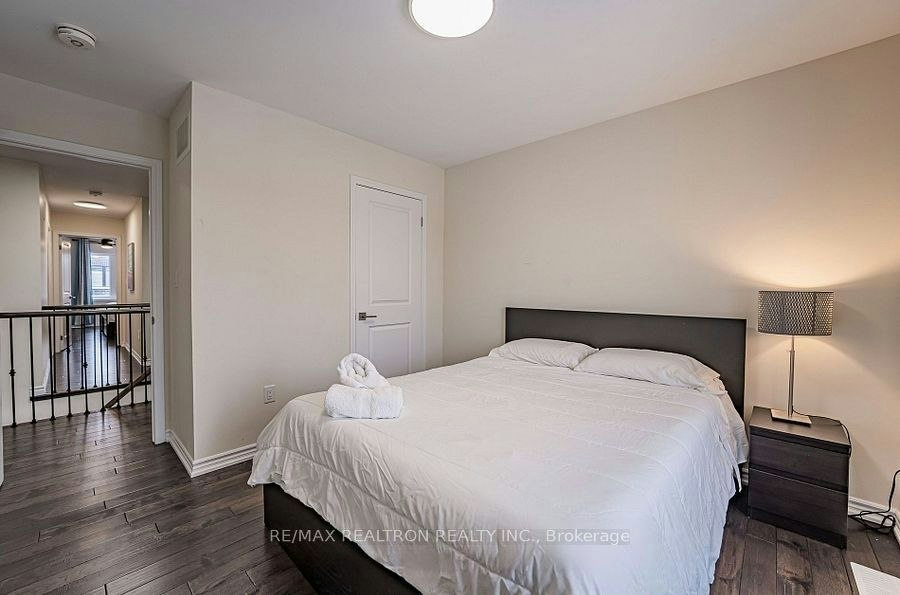 30 Vaudeville Drive, Toronto, ON, M8W 0B4 - 18