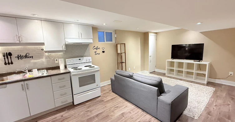 Lower-166 Schell Avenue, Toronto, ON, M6E 2T1 - 4