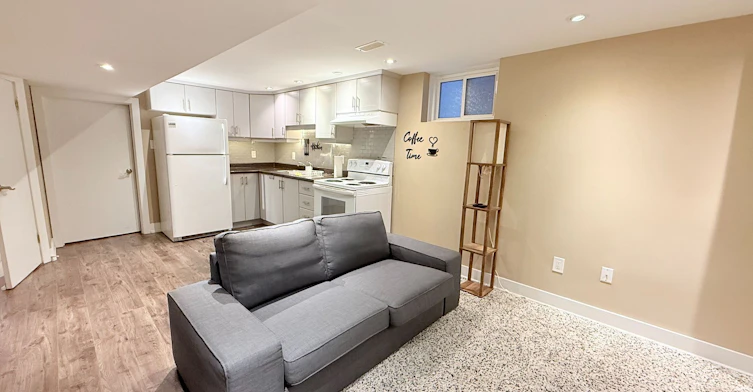 Lower-166 Schell Avenue, Toronto, ON, M6E 2T1 - 6