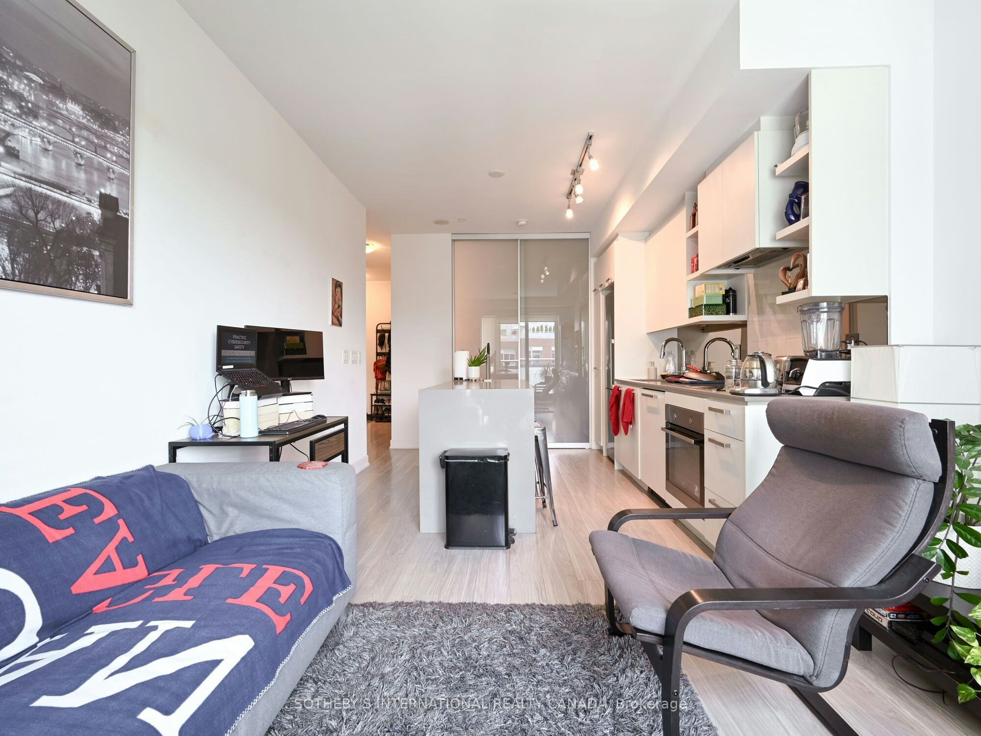 813-1830 Bloor Street W, Toronto, ON, M6P 0A2 - 12