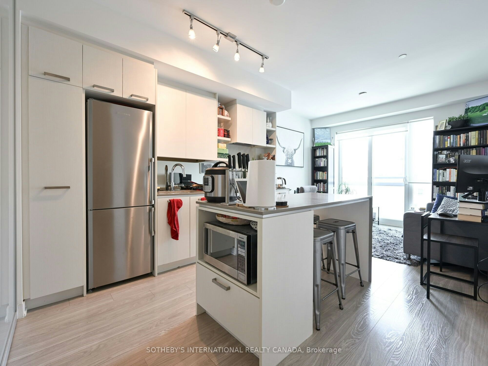 813-1830 Bloor Street W, Toronto, ON, M6P 0A2