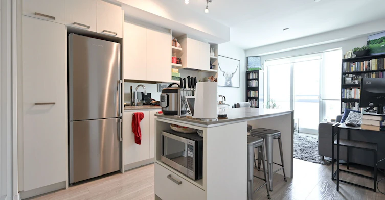 813-1830 Bloor Street W, Toronto, ON, M6P 0A2