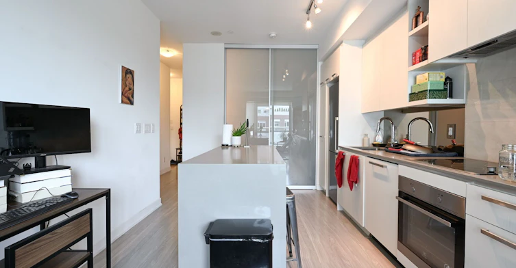 813-1830 Bloor Street W, Toronto, ON, M6P 0A2 - 14