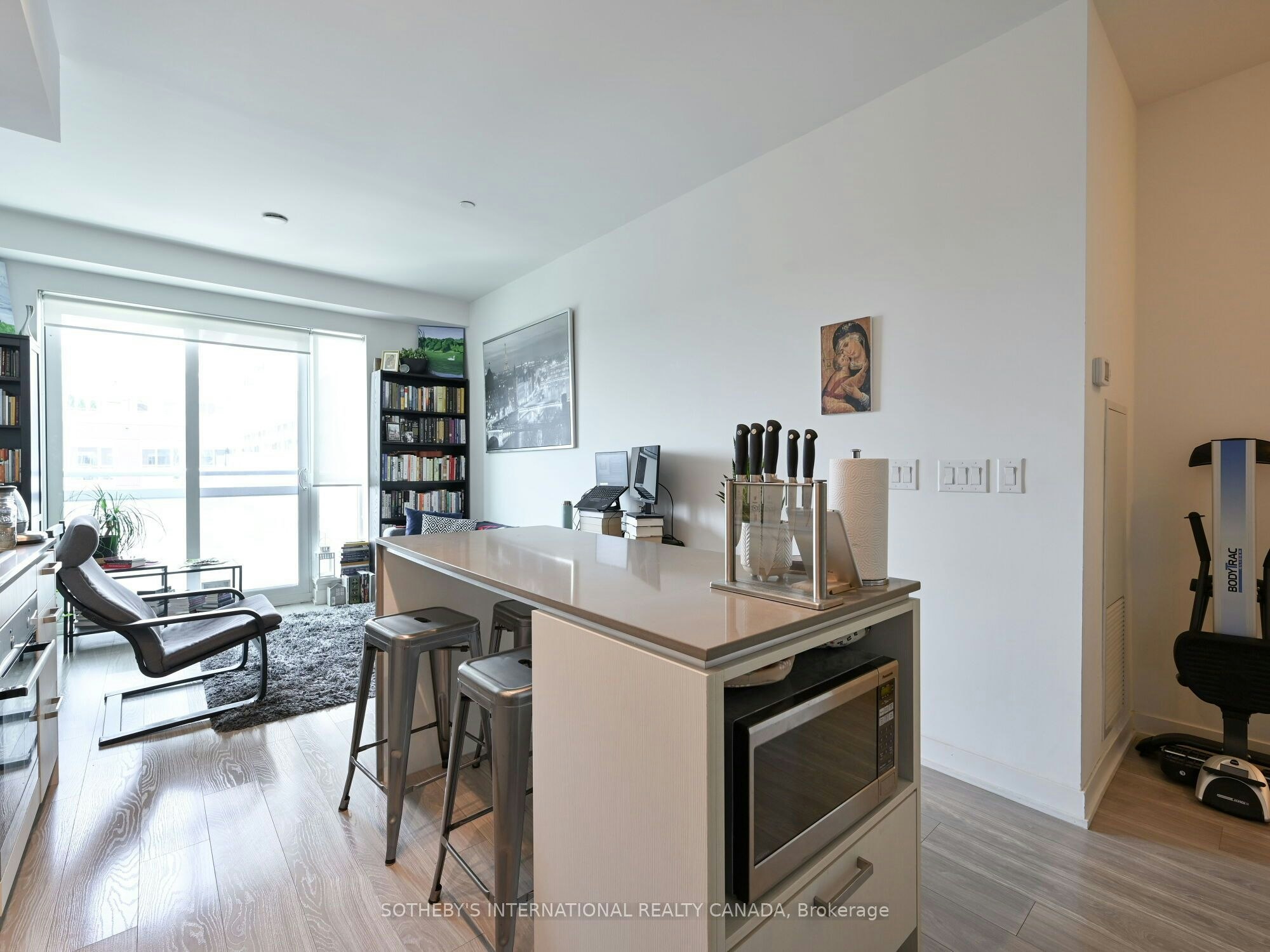 813-1830 Bloor Street W, Toronto, ON, M6P 0A2 - 4