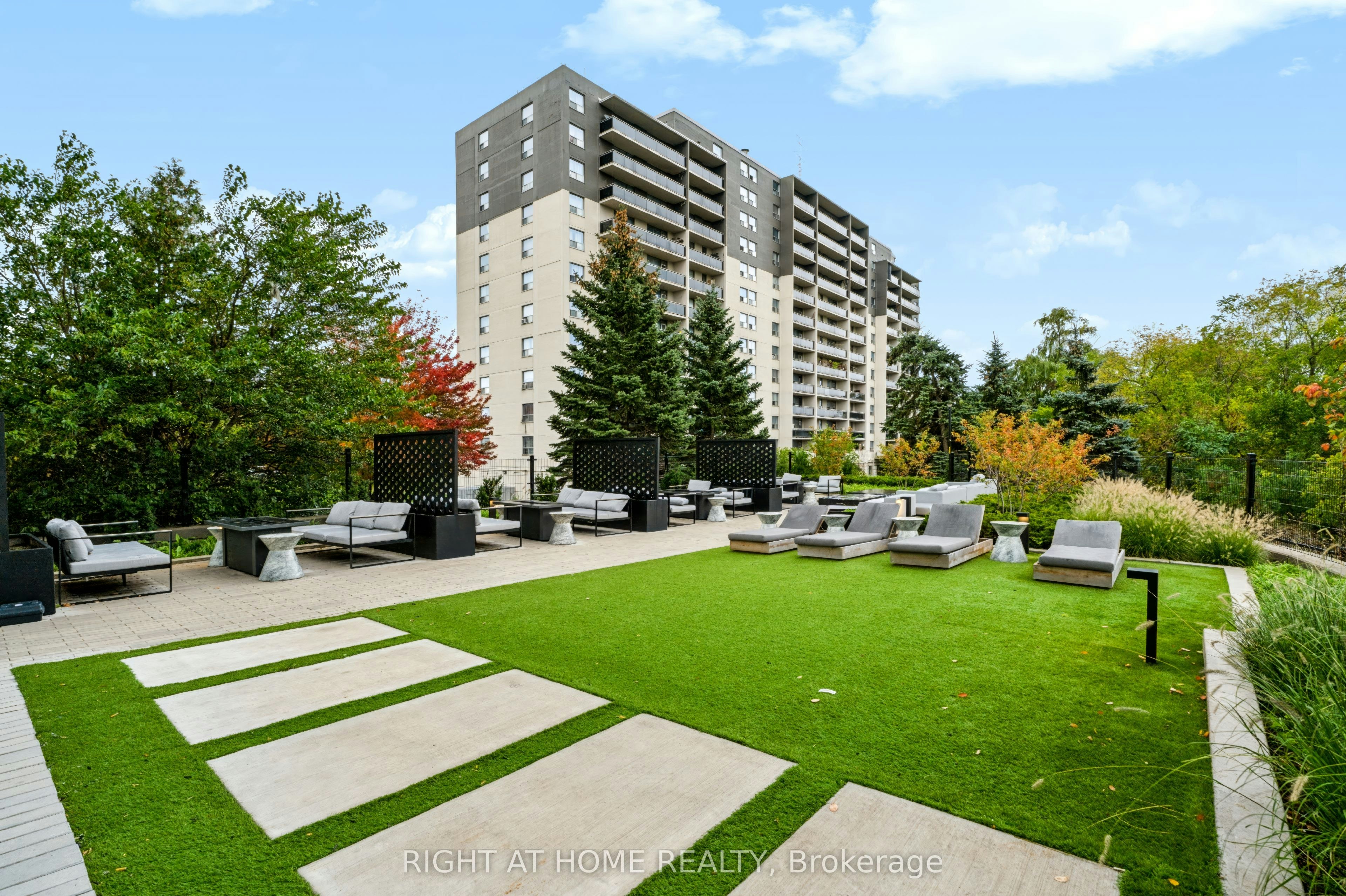 422-86 Dundas Street E, Mississauga, ON, L5A 1W4 - 22