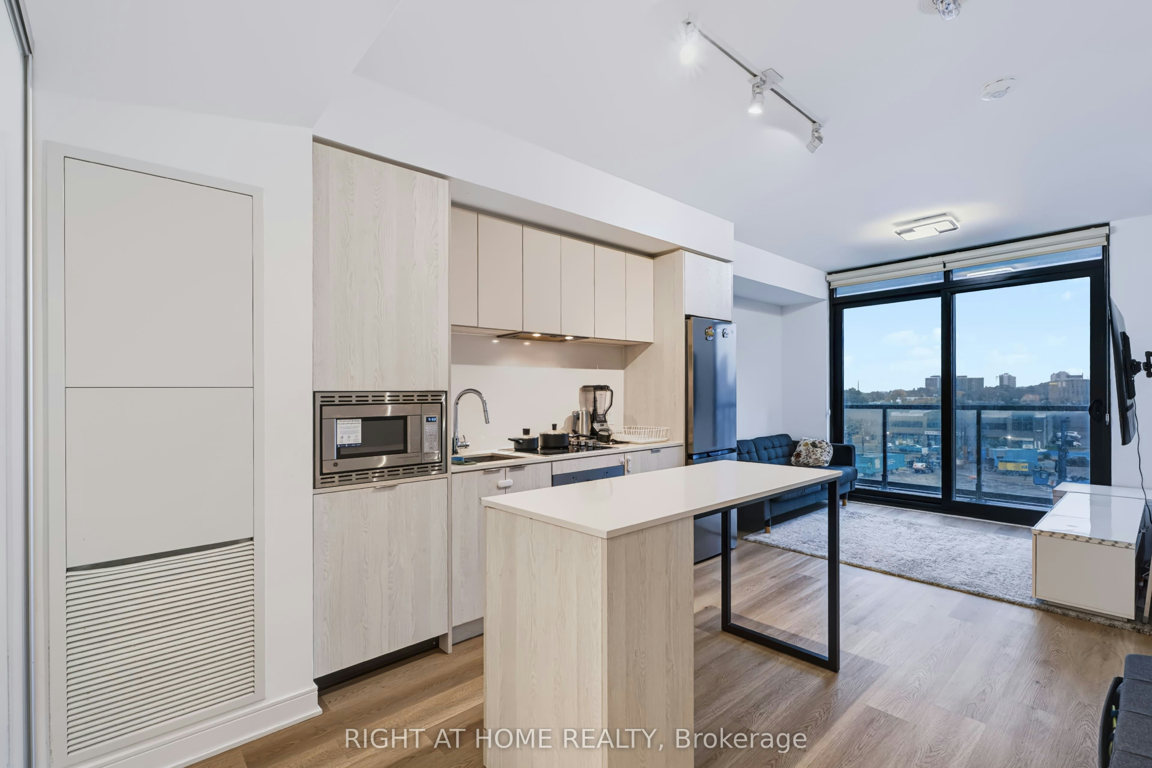 422-86 Dundas Street E, Mississauga, ON, L5A 1W4 - 13