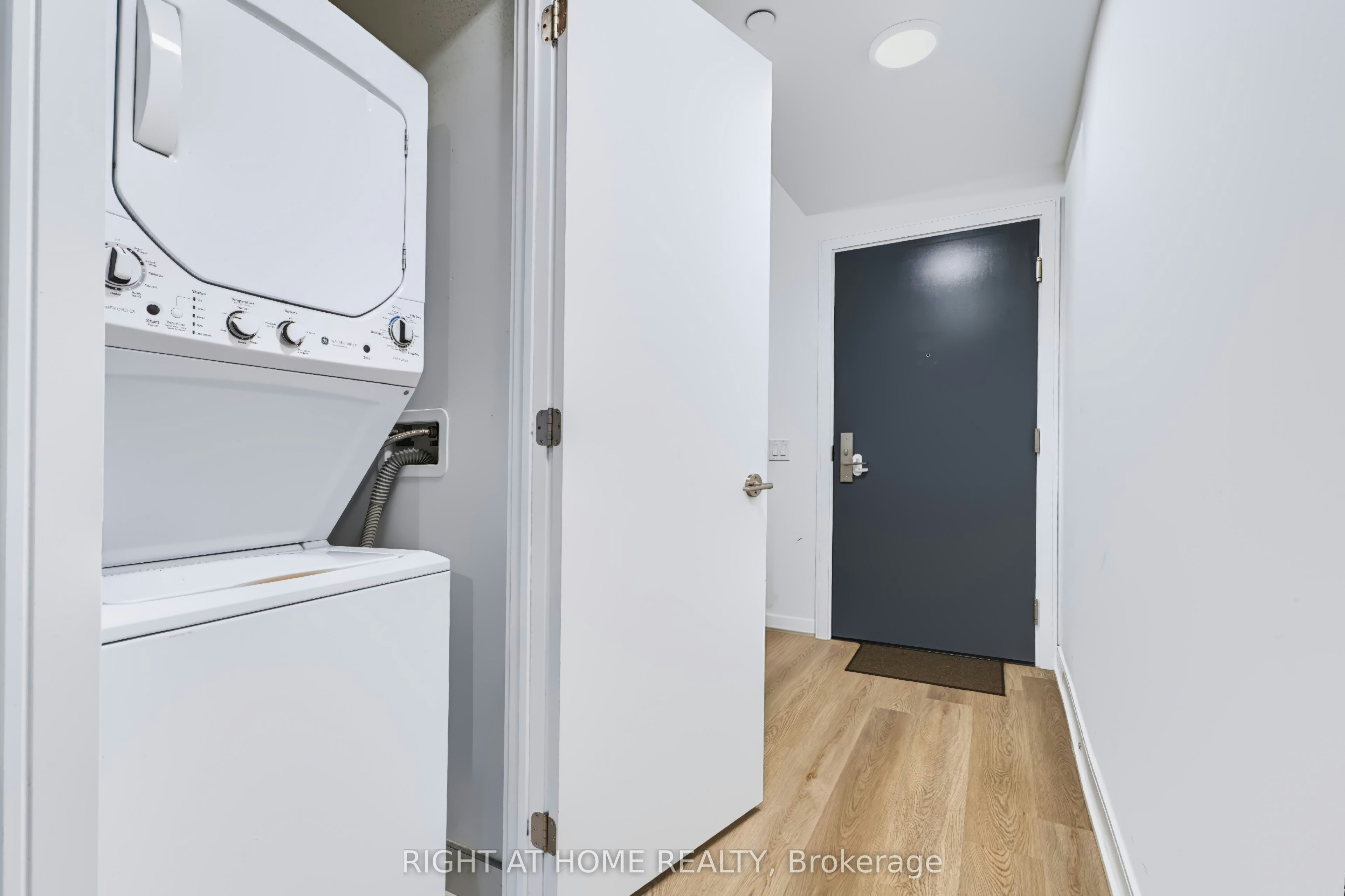 422-86 Dundas Street E, Mississauga, ON, L5A 1W4 - 4