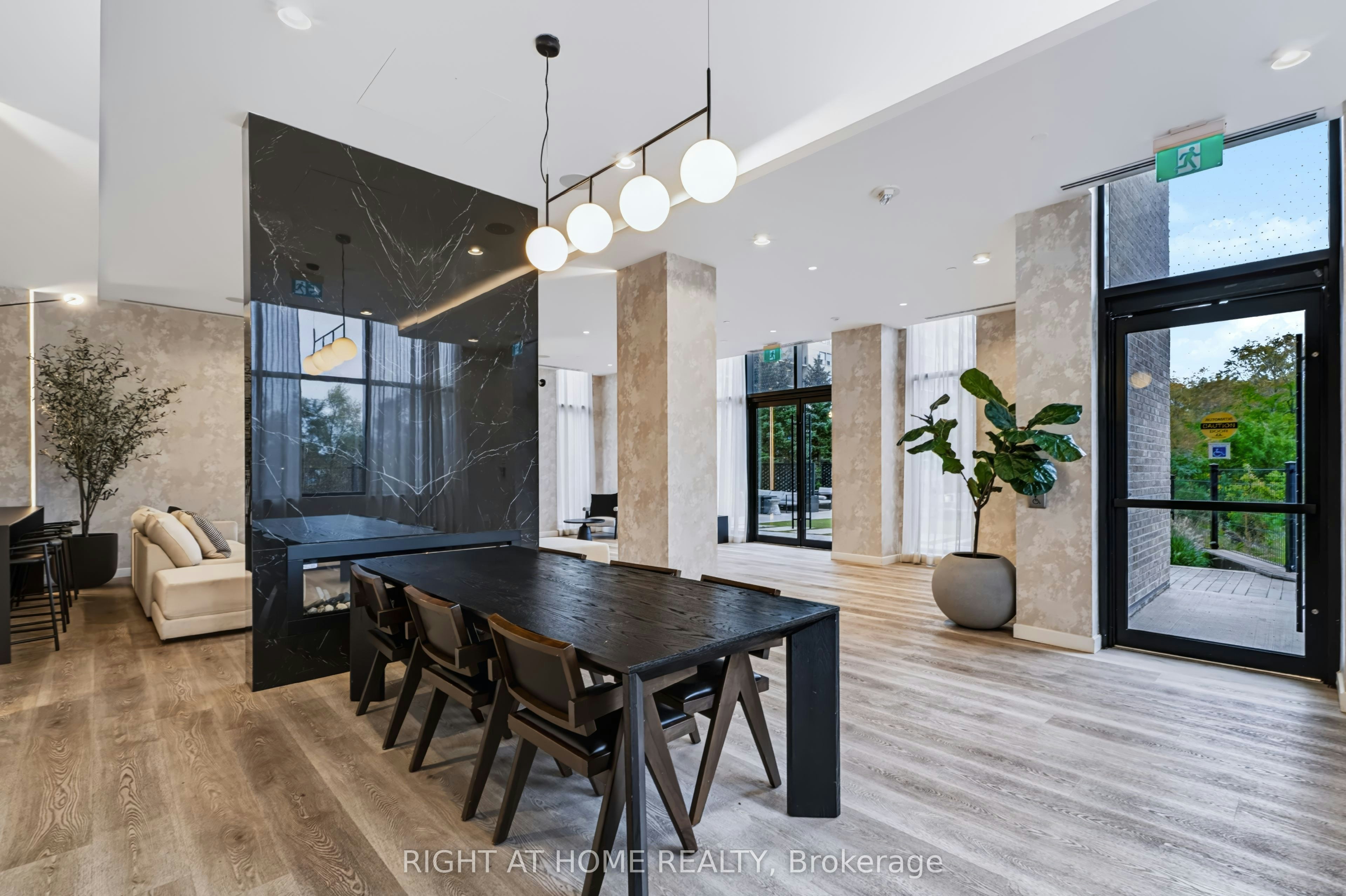 422-86 Dundas Street E, Mississauga, ON, L5A 1W4 - 28