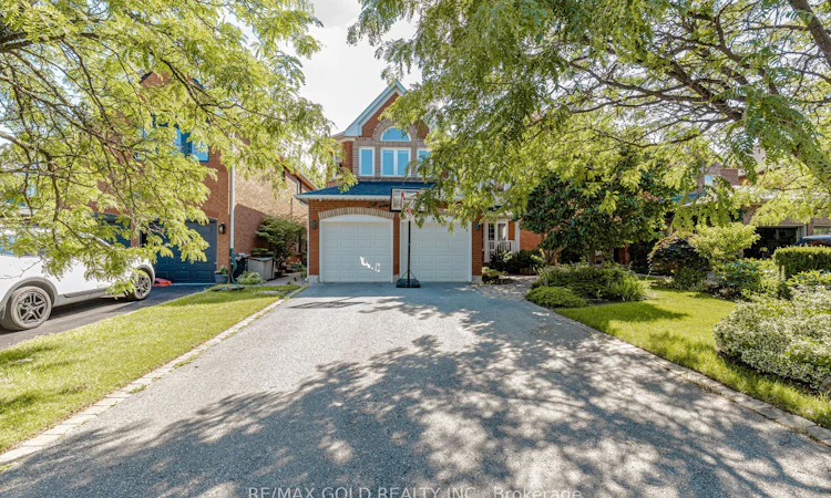 93 Lauchlin Crescent