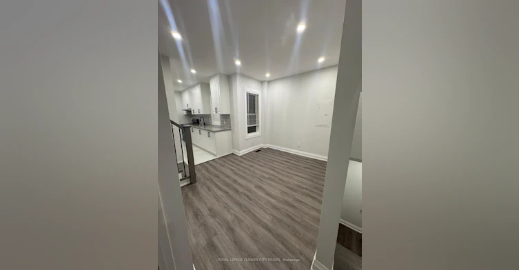 #Upper-414 Perth Avenue, Toronto, ON, M6P 3Y6