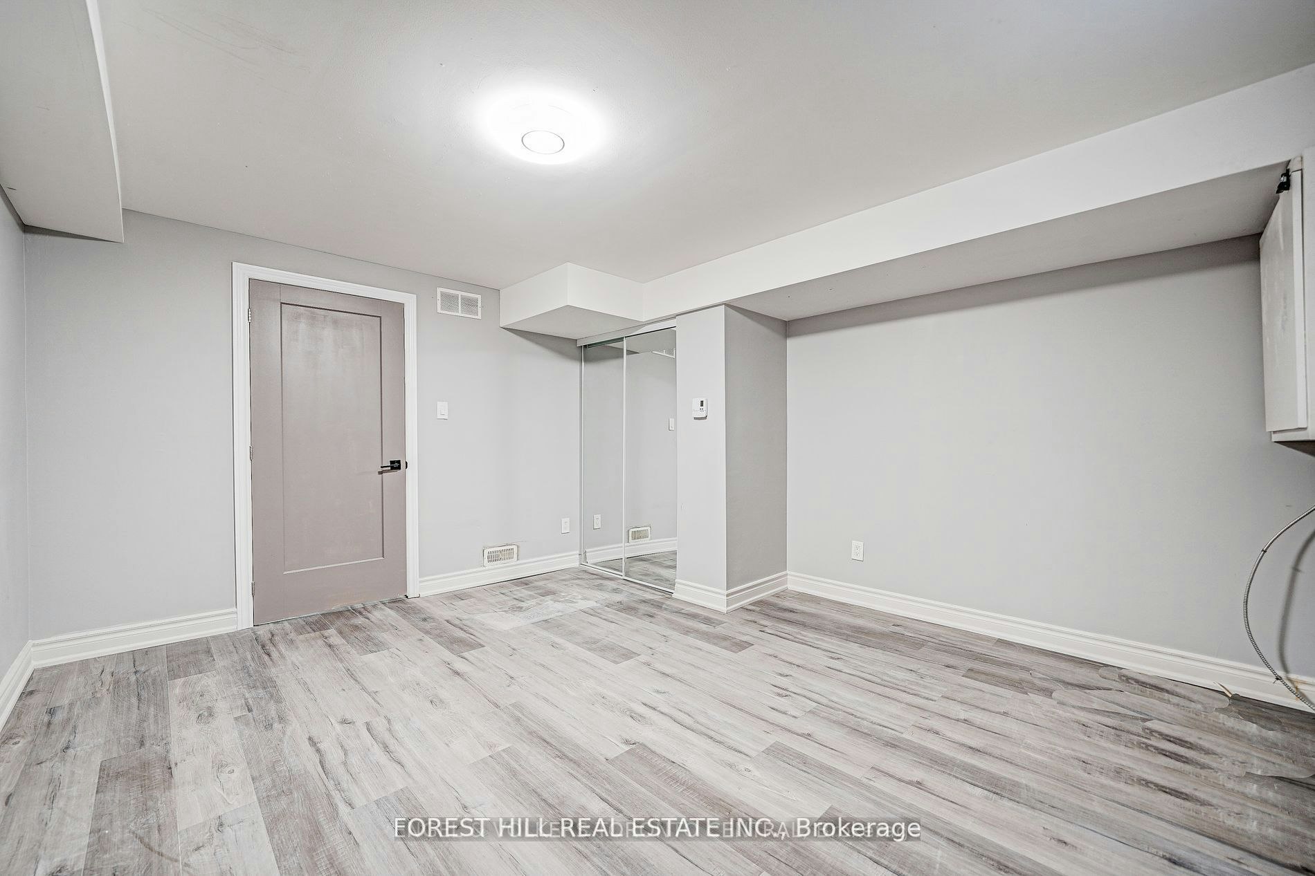 Lower-39A Lippincott Street E, Toronto, ON, M9N 1B2 - 10