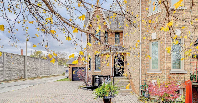 Lower-39A Lippincott Street E, Toronto, ON, M9N 1B2 - 2