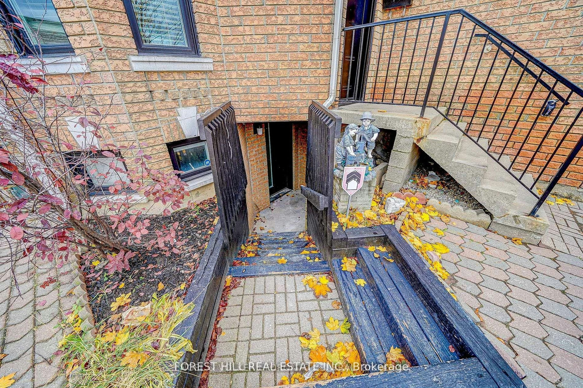 Lower-39A Lippincott Street E, Toronto, ON, M9N 1B2 - 3