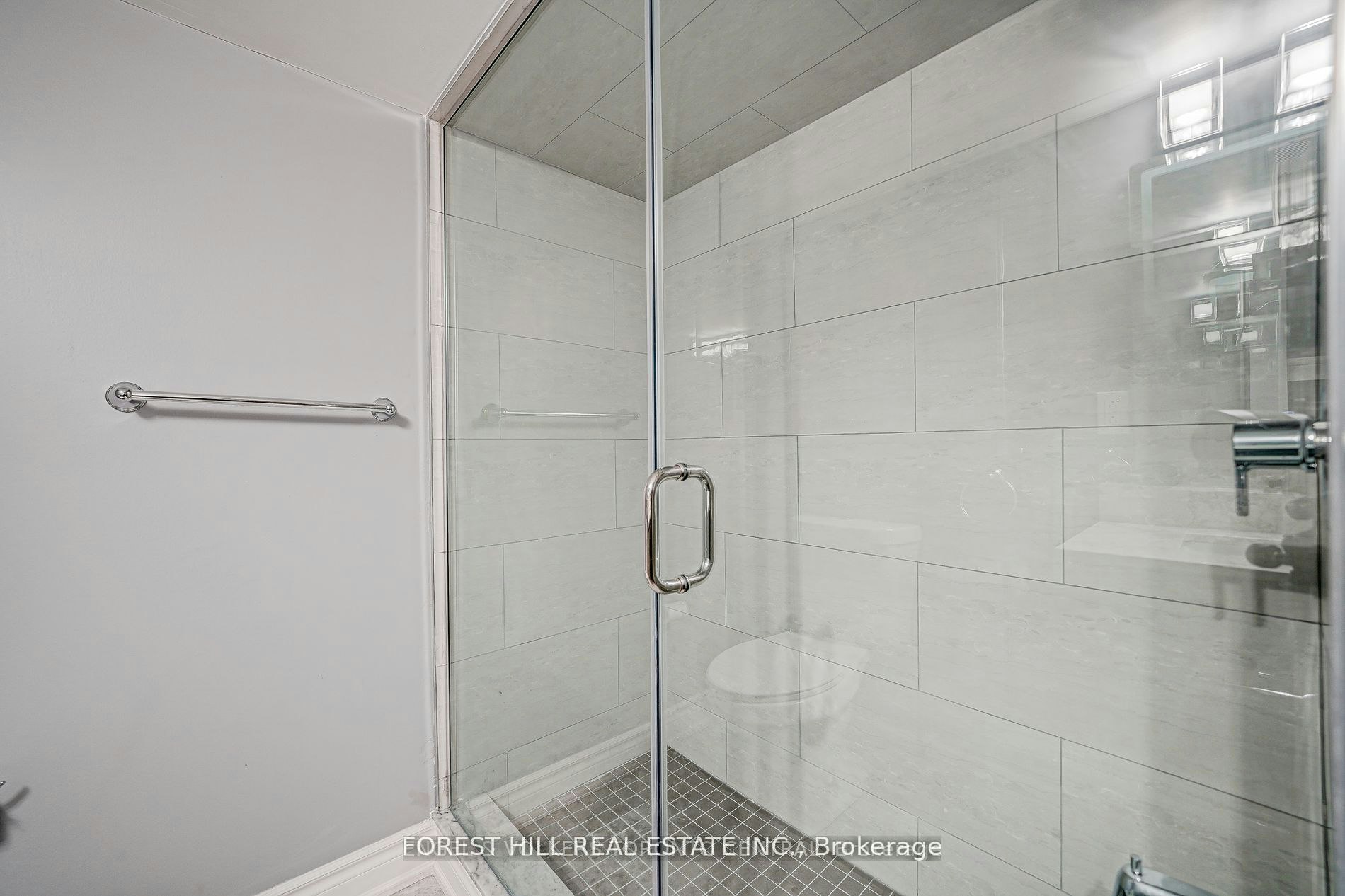Lower-39A Lippincott Street E, Toronto, ON, M9N 1B2 - 13