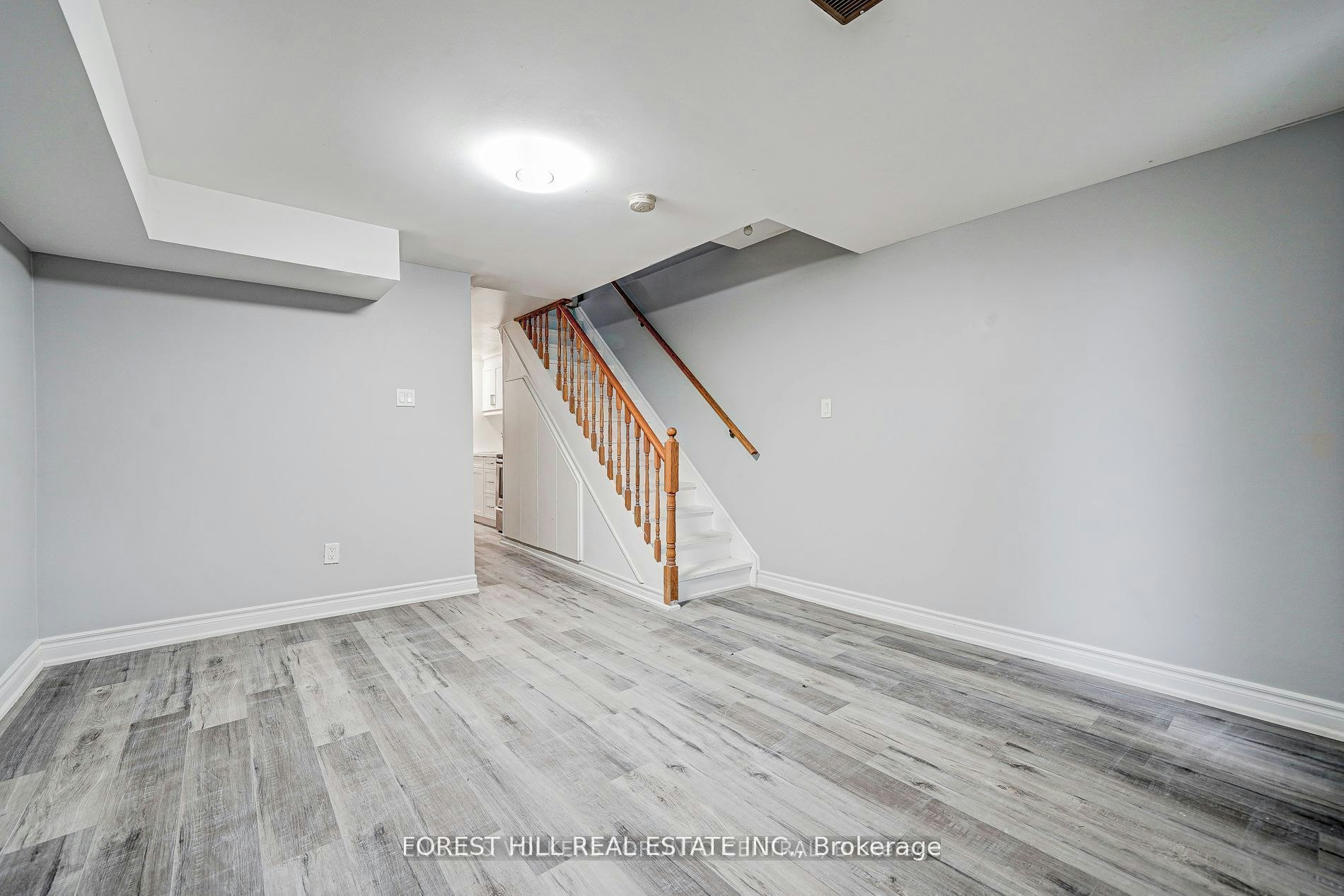 Lower-39A Lippincott Street E, Toronto, ON, M9N 1B2 - 5