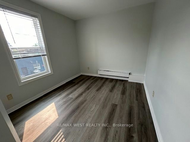 B-88 Uxbridge Avenue, Toronto, ON, M6N 1C5 - 4