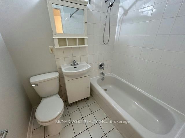 B-88 Uxbridge Avenue, Toronto, ON, M6N 1C5 - 6
