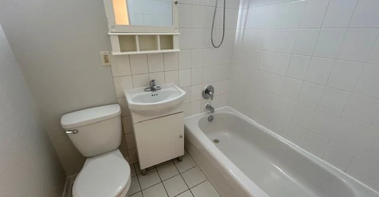 B-88 Uxbridge Avenue, Toronto, ON, M6N 1C5 - 6