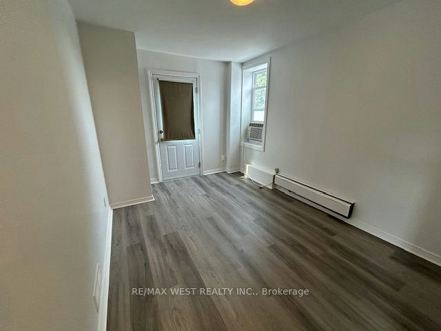 B-88 Uxbridge Avenue, Toronto, ON, M6N 1C5 - 5