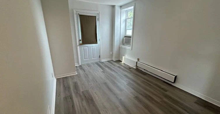 B-88 Uxbridge Avenue, Toronto, ON, M6N 1C5 - 5