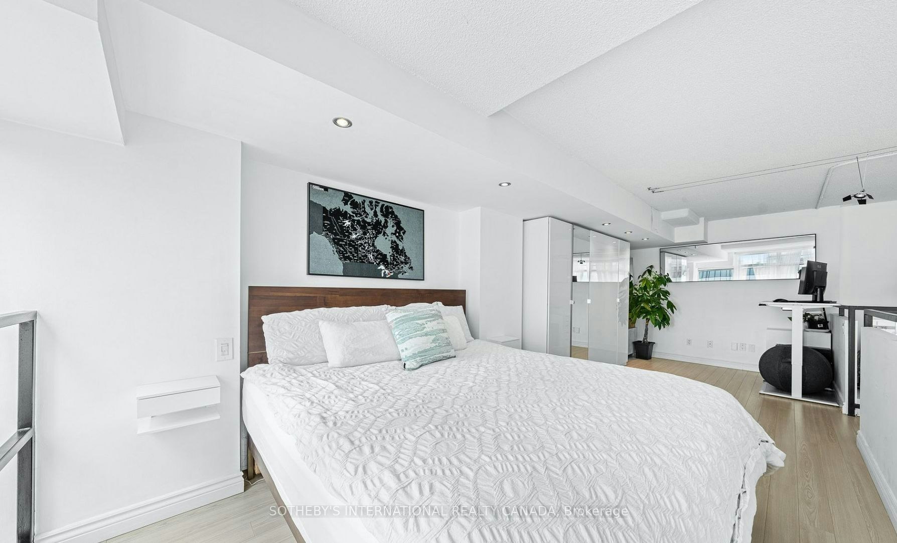 212-300 Manitoba Street, Toronto, ON, M8Y 4G6 - 22