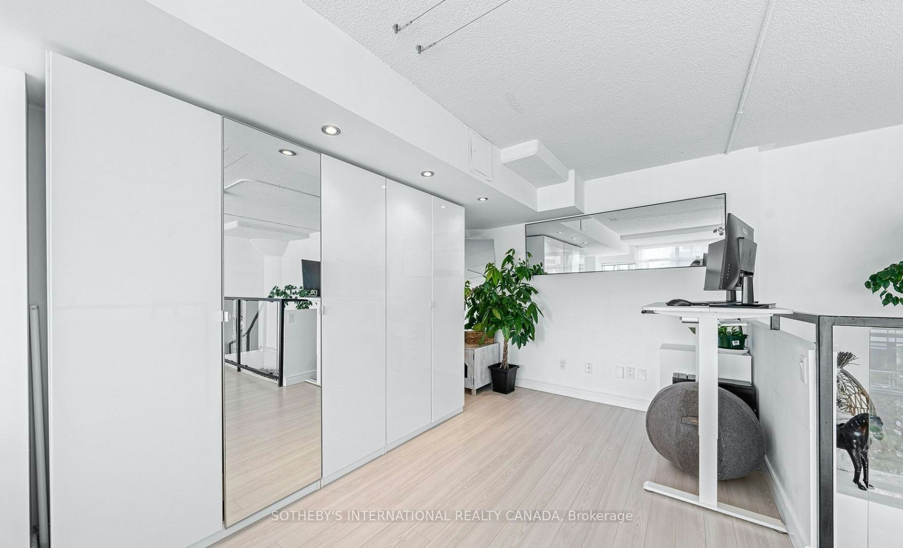 212-300 Manitoba Street, Toronto, ON, M8Y 4G6 - 23