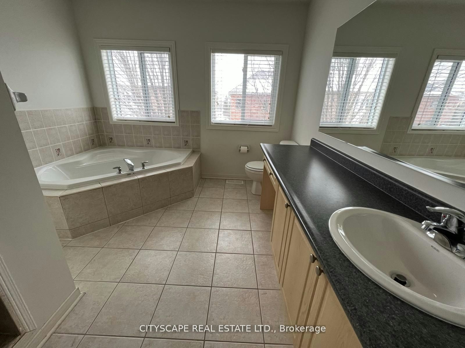 5436 Blue Spruce Avenue, Burlington, ON, L7L 7C4 - 10