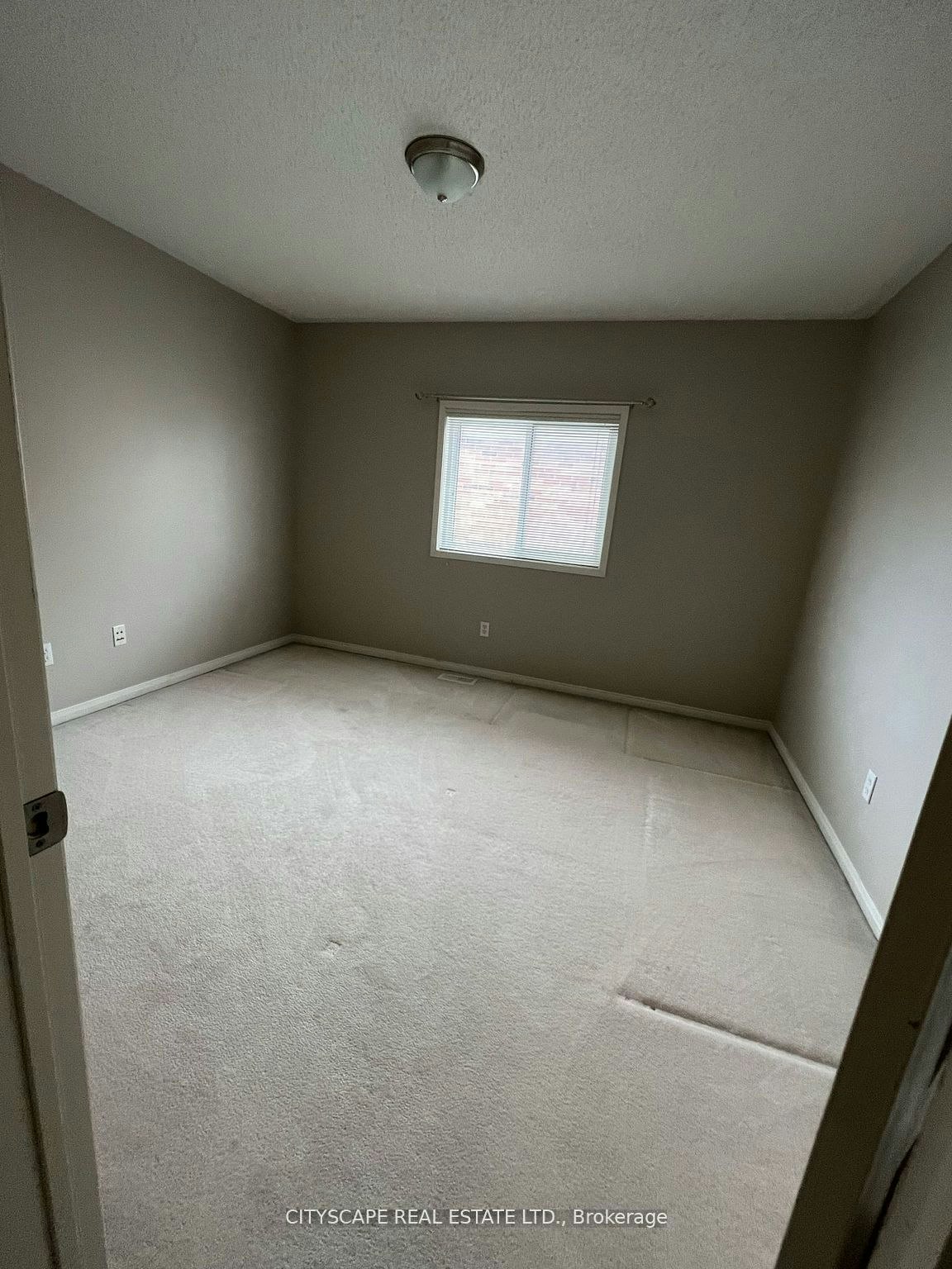 5436 Blue Spruce Avenue, Burlington, ON, L7L 7C4 - 4