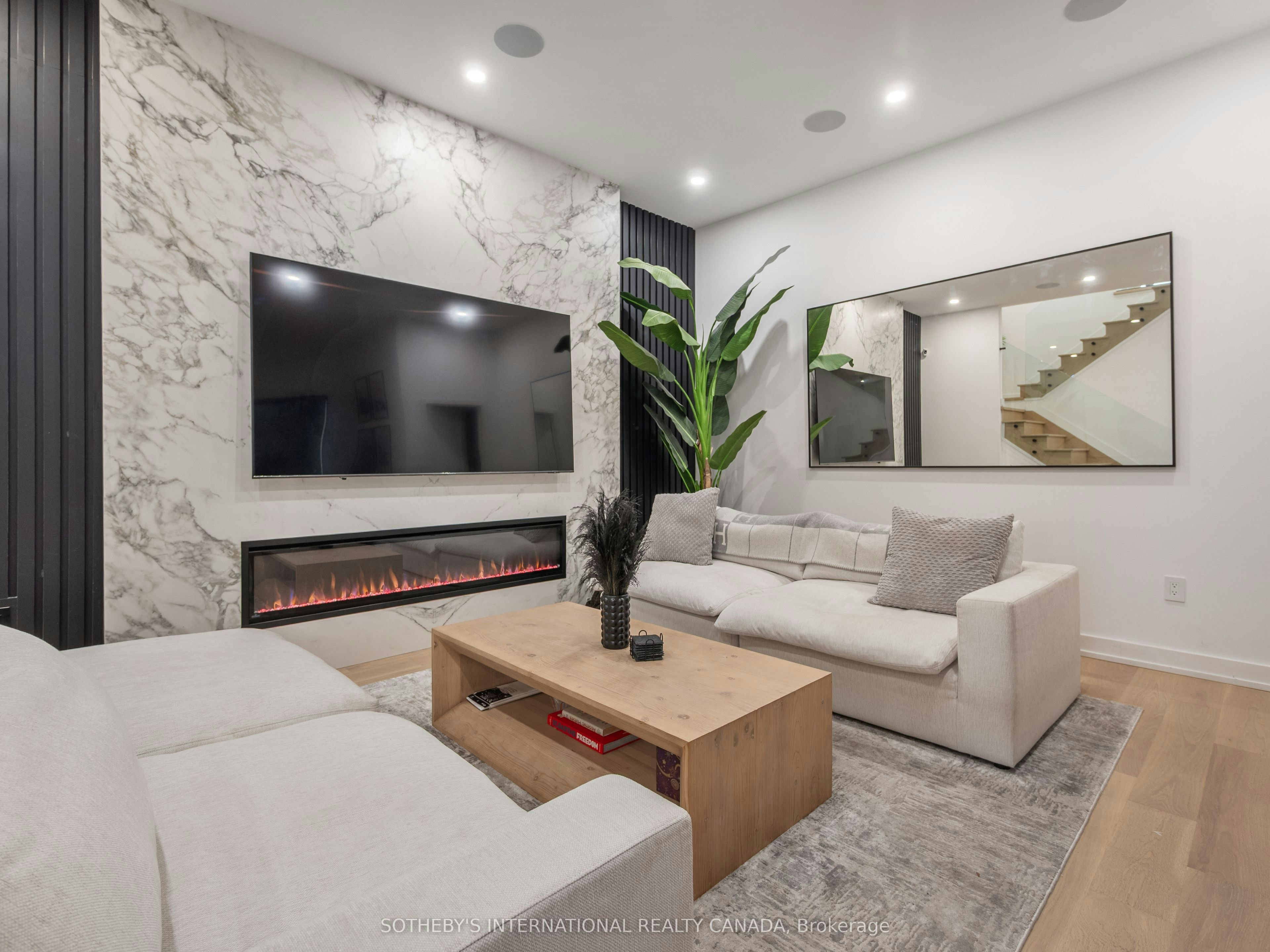 73 Guthrie Avenue, Toronto, ON, M8Y 3L2 - 7